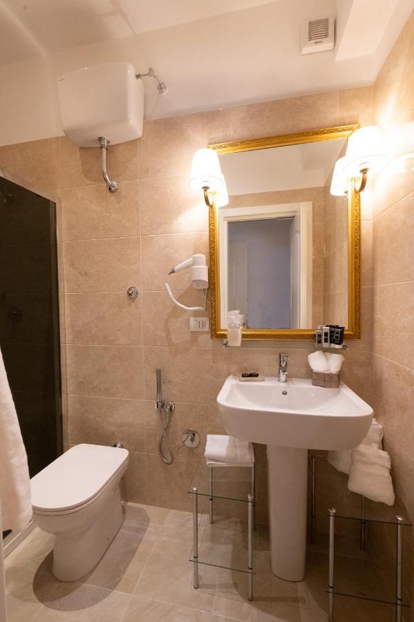 Venus Inn Rome Guest House Ngoại thất bức ảnh